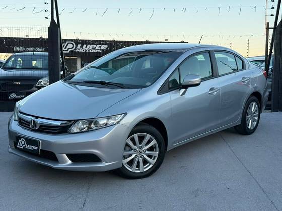 HONDA CIVIC 1.8 LXL SE 16V FLEX 4P AUTOMÁTICO HONDA CIVIC 1.8 LXL SE 16V FLEX 4P AUTOMÁTICO